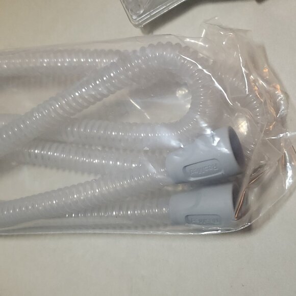 ResMed Air sense 10 Autoset CPAP with Bag & Accessories. Comes ONLY 27 RUN HOURS - Picture 9 of 16